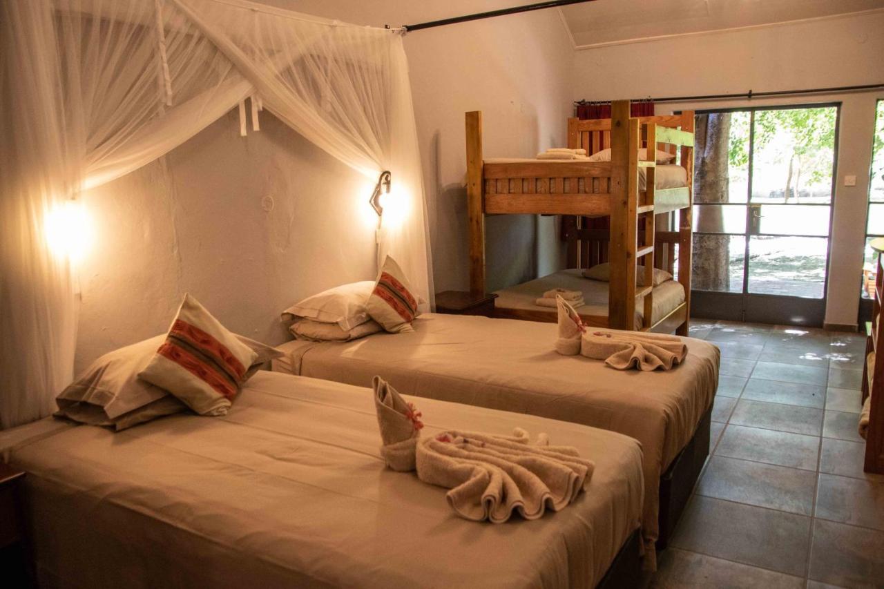 Island Safari Lodge Maun Exteriör bild