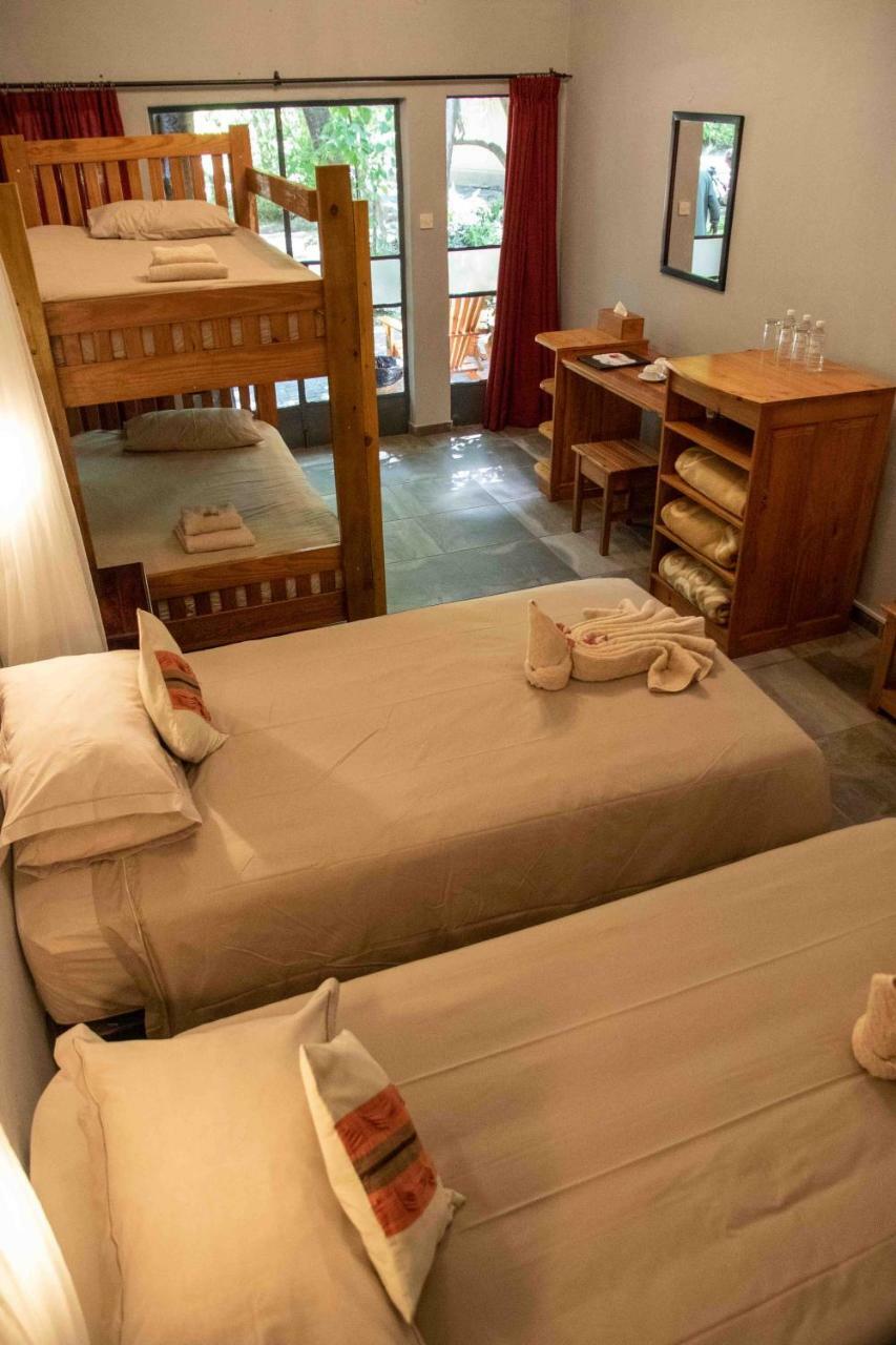 Island Safari Lodge Maun Exteriör bild