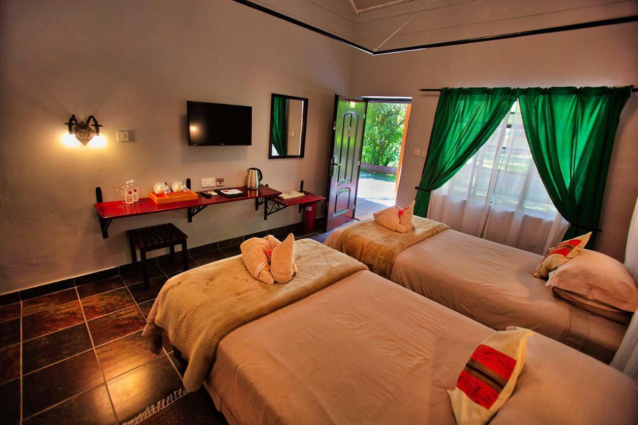 Island Safari Lodge Maun Exteriör bild