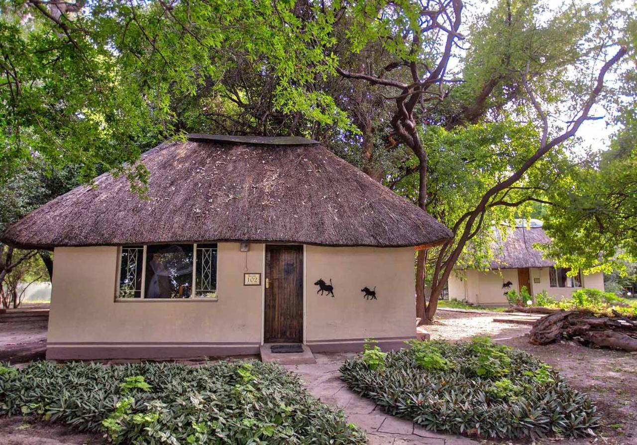 Island Safari Lodge Maun Exteriör bild